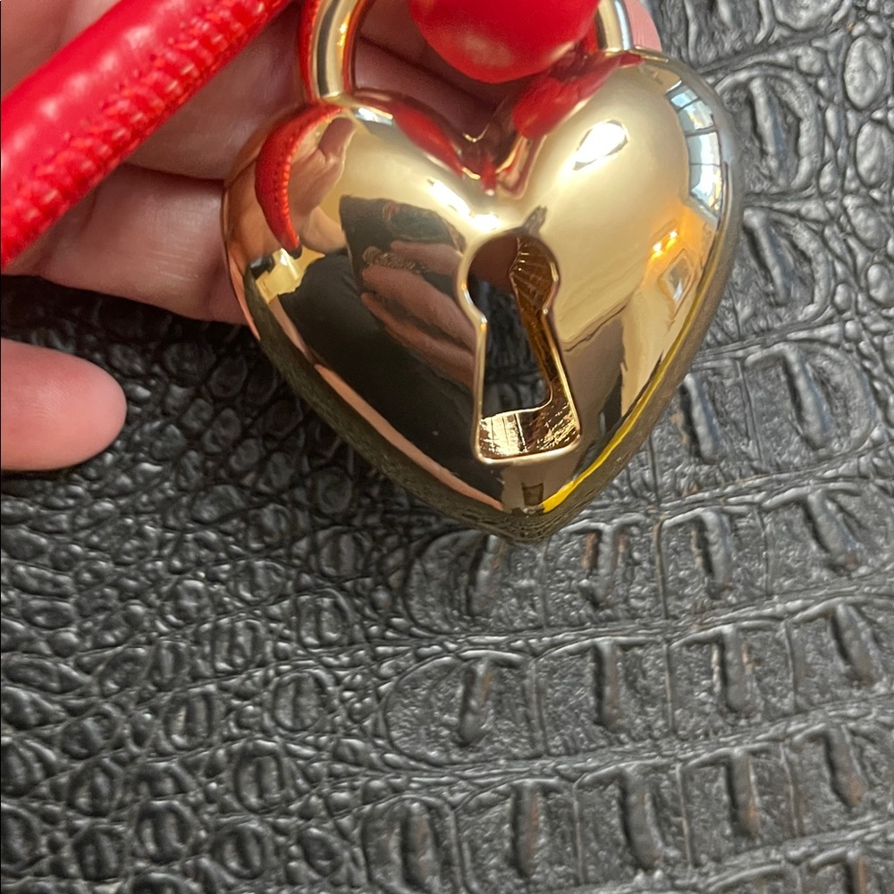 Luxury Gold Heart Key Holder Red Faux Leather Knot w/ Leopard Print Pouch Purse - Picture 5 of 7